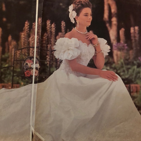 Jasmine Haute Couture Vintage Wedding dress - Picture 1 of 6